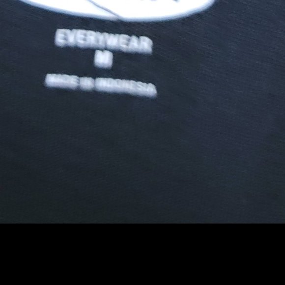 NWOT Old Navy Black I Believe in You Santa T Shirt Size Medium - Picture 2 of 6